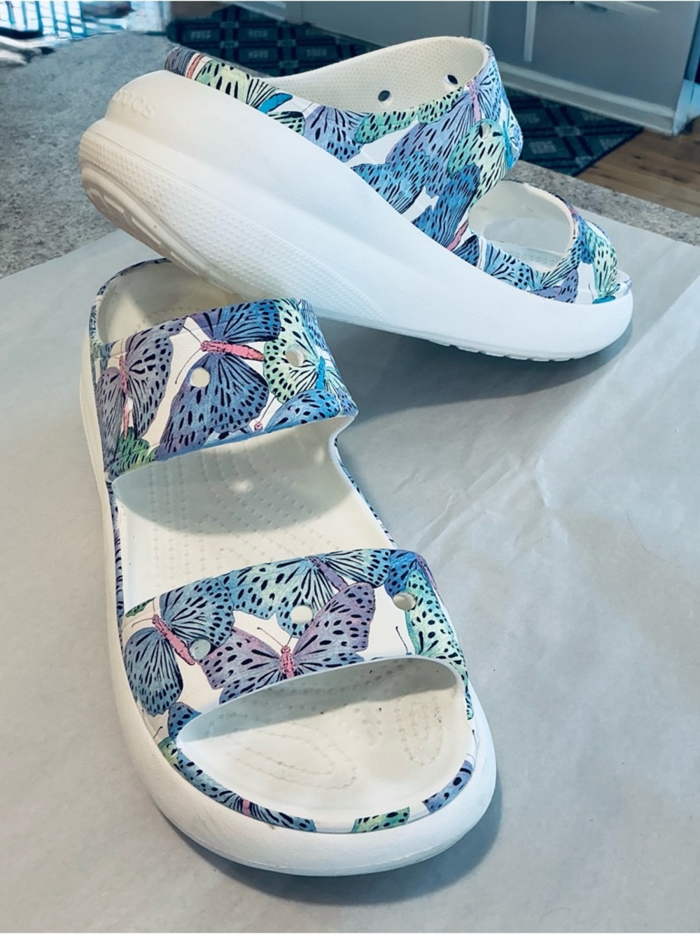 CROCS Beachy Multi Butterfly Print Slide Cushioned Chunky Platform Sole WM 11